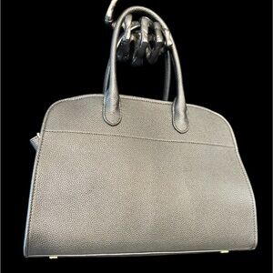 🖤🖤NWOT- Genuine Black Pebble Leather Stunning Designer looking Handbag🖤🖤